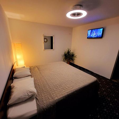 Forest Inn Izvorani Kültér fotó