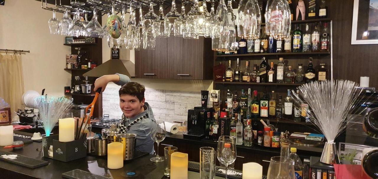 Forest Inn Izvorani Kültér fotó