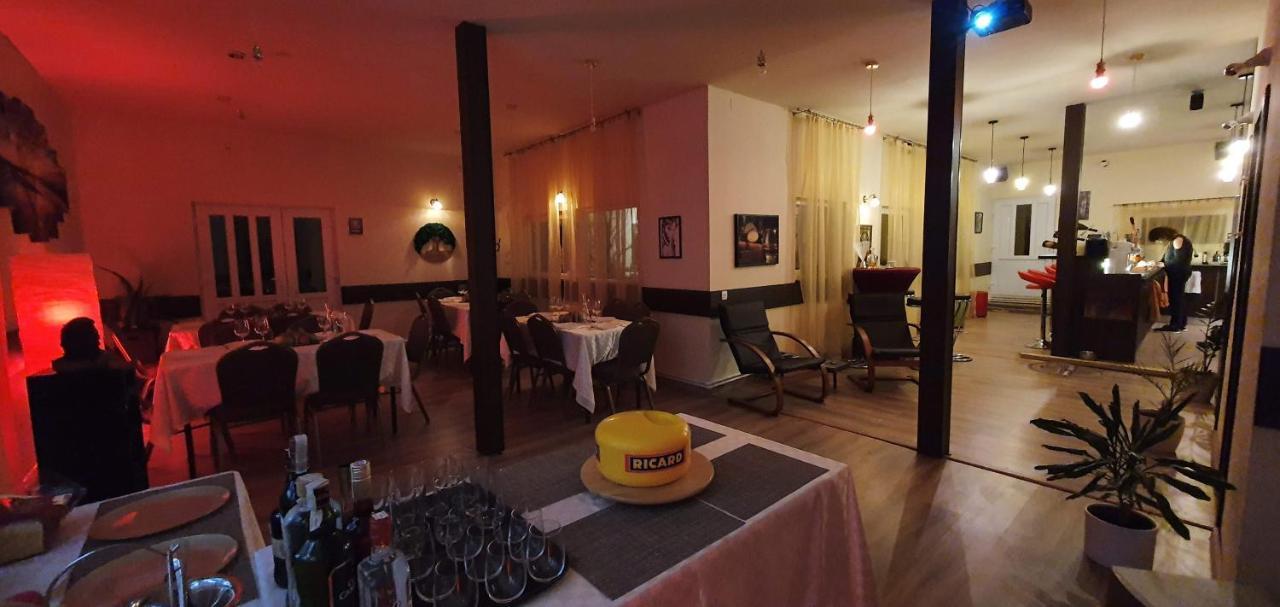 Forest Inn Izvorani Kültér fotó