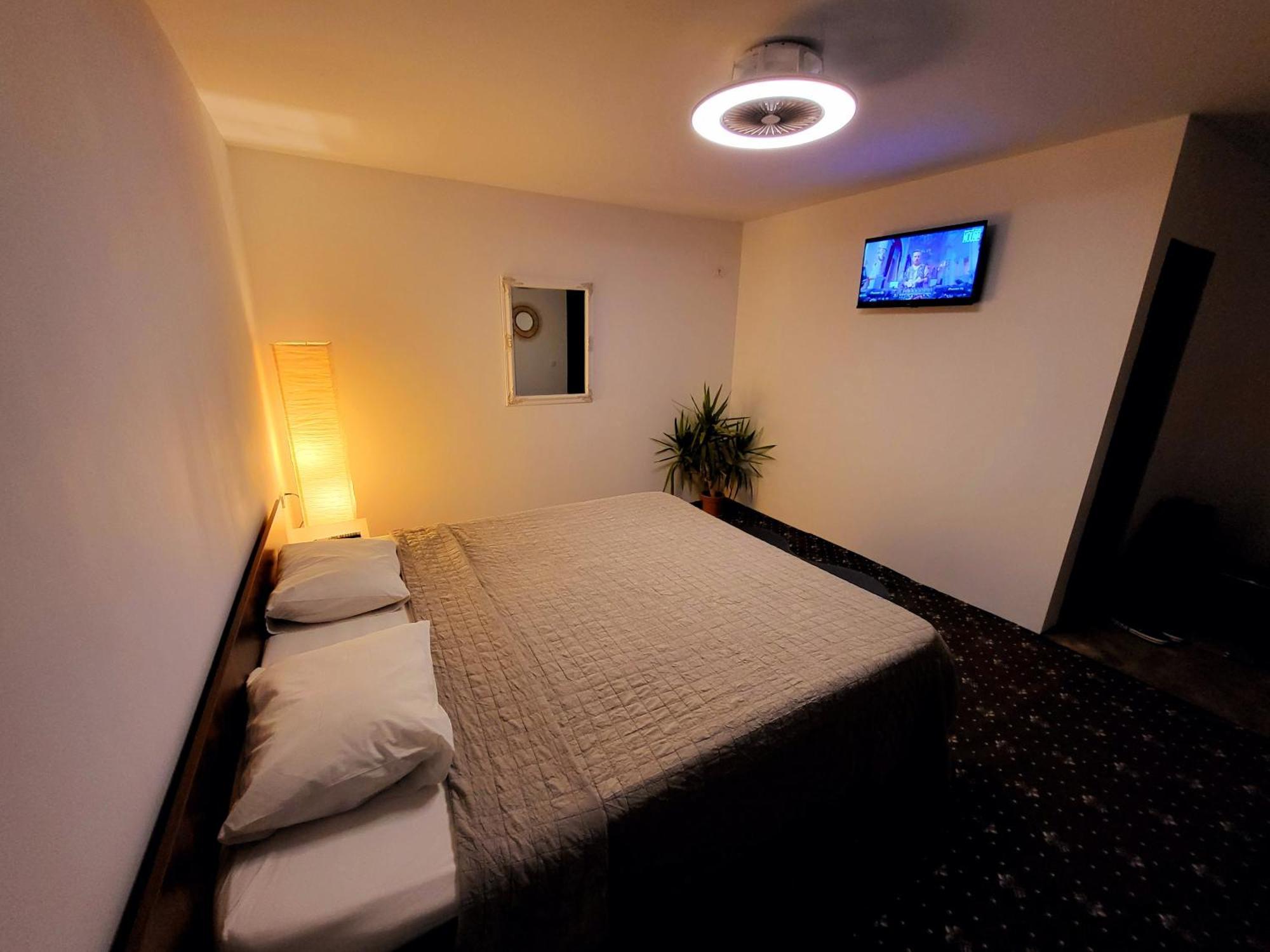 Forest Inn Izvorani Kültér fotó